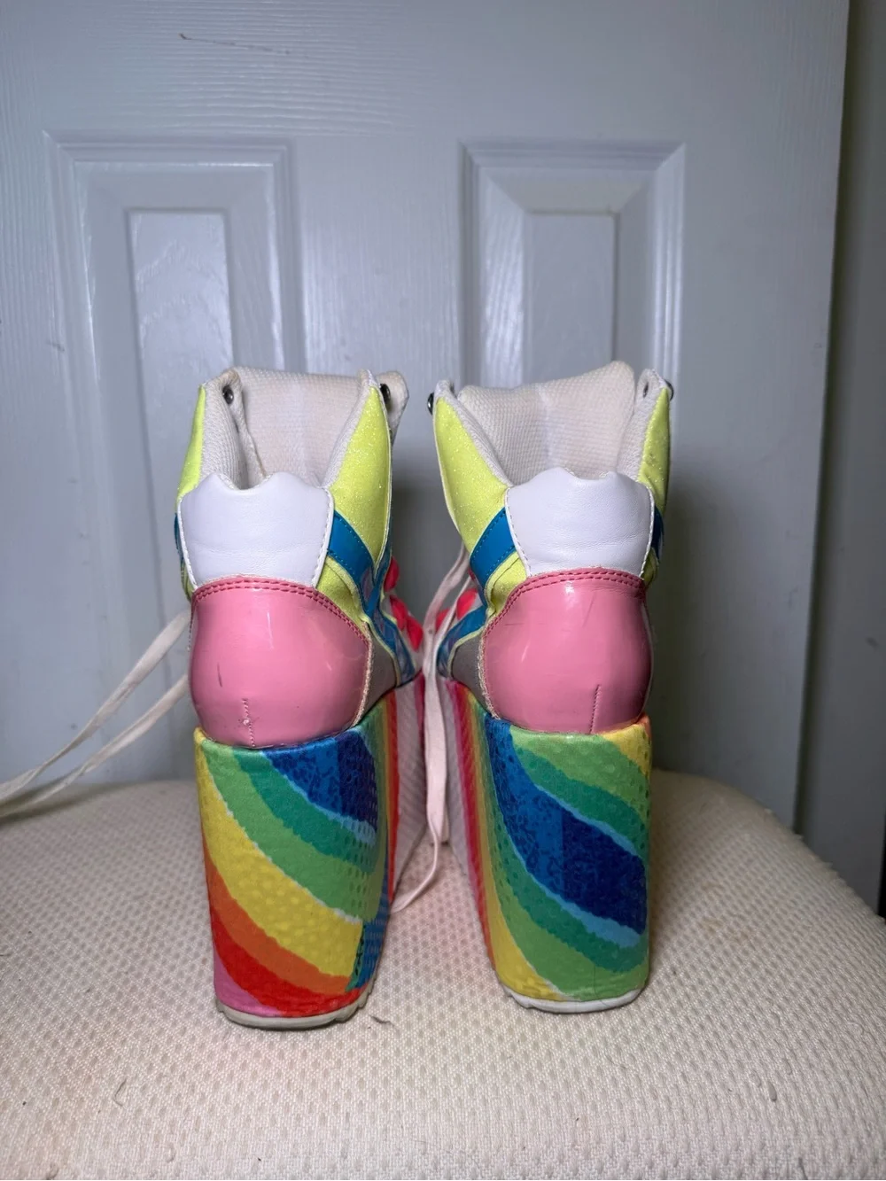 YRU qozmo unicorn
